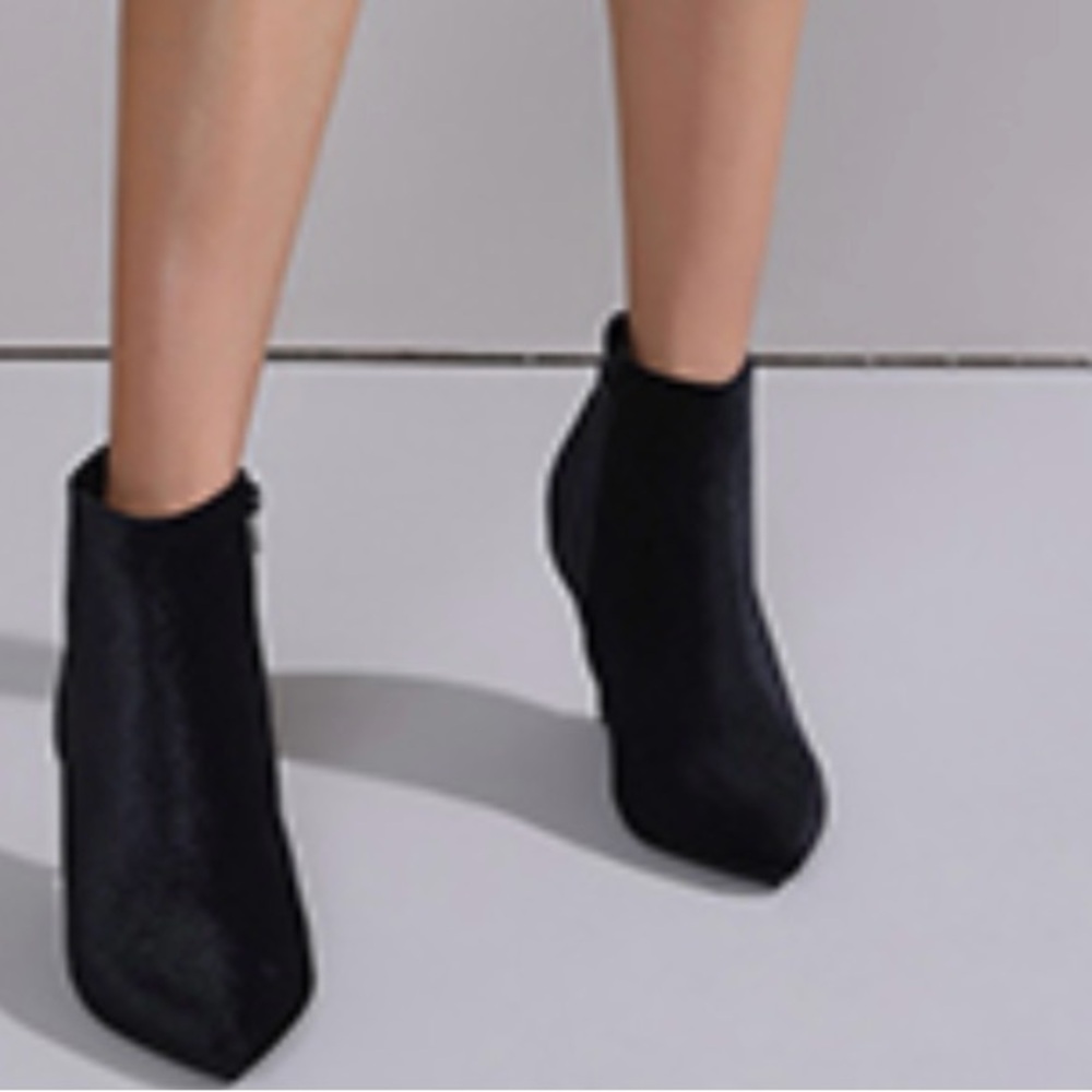 Elegant Black Ankle Boots